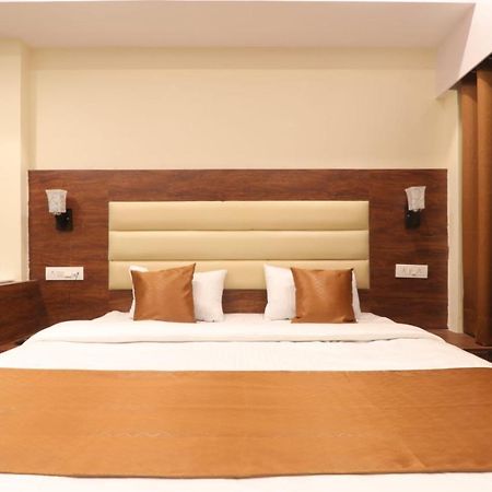 Hotel Blueark Лакхнау Экстерьер фото