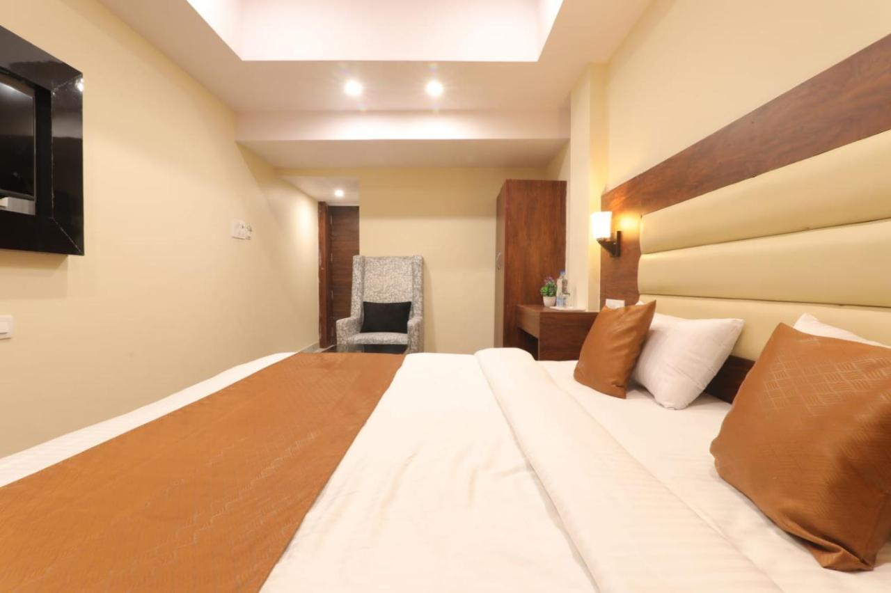 Hotel Blueark Лакхнау Экстерьер фото