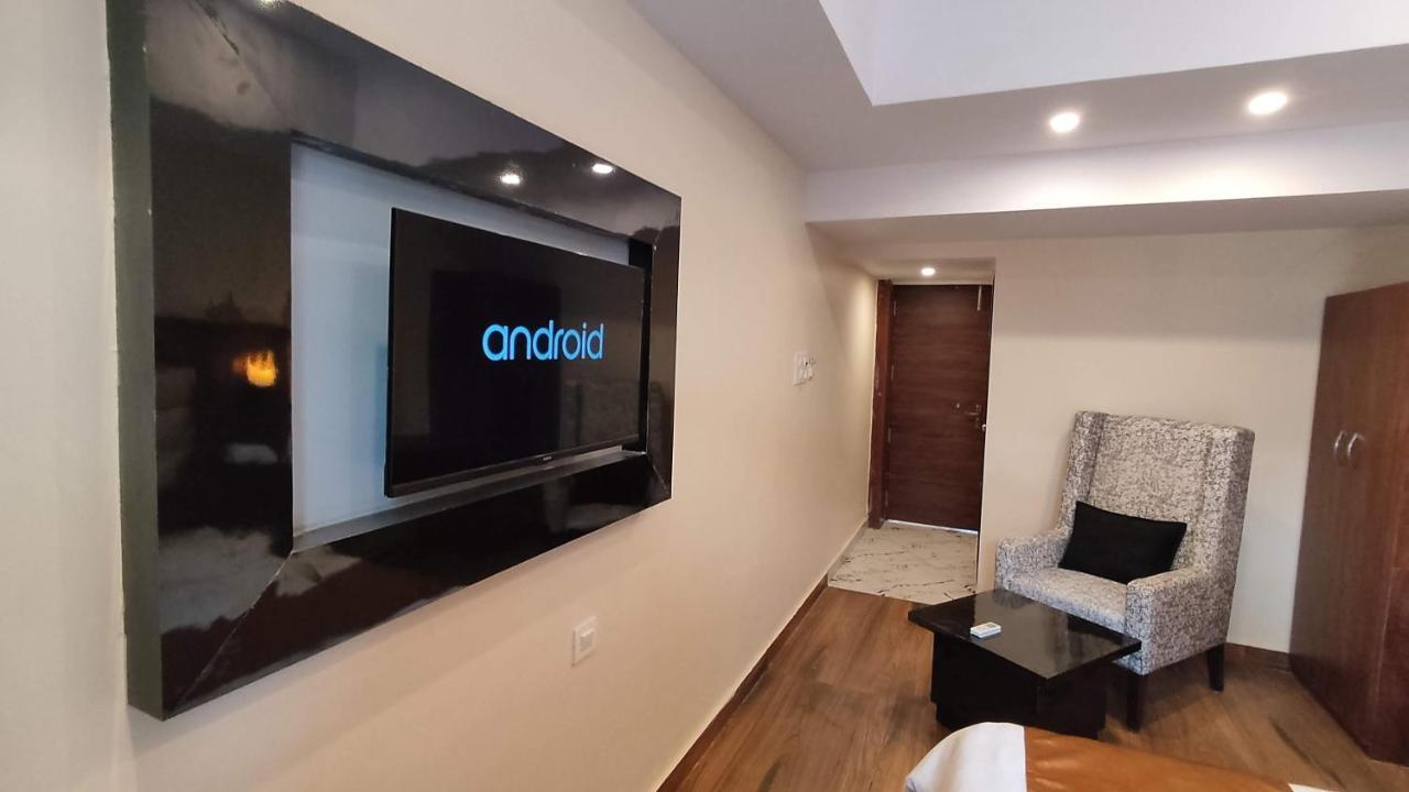 Hotel Blueark Лакхнау Экстерьер фото