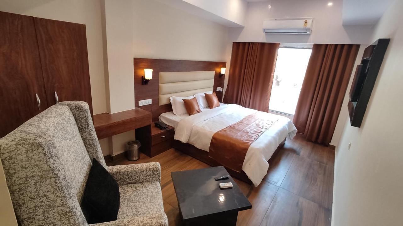 Hotel Blueark Лакхнау Экстерьер фото