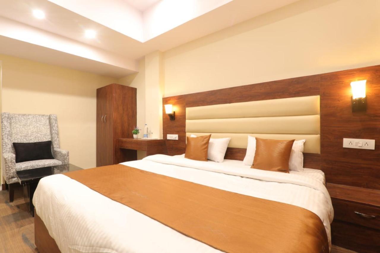 Hotel Blueark Лакхнау Экстерьер фото