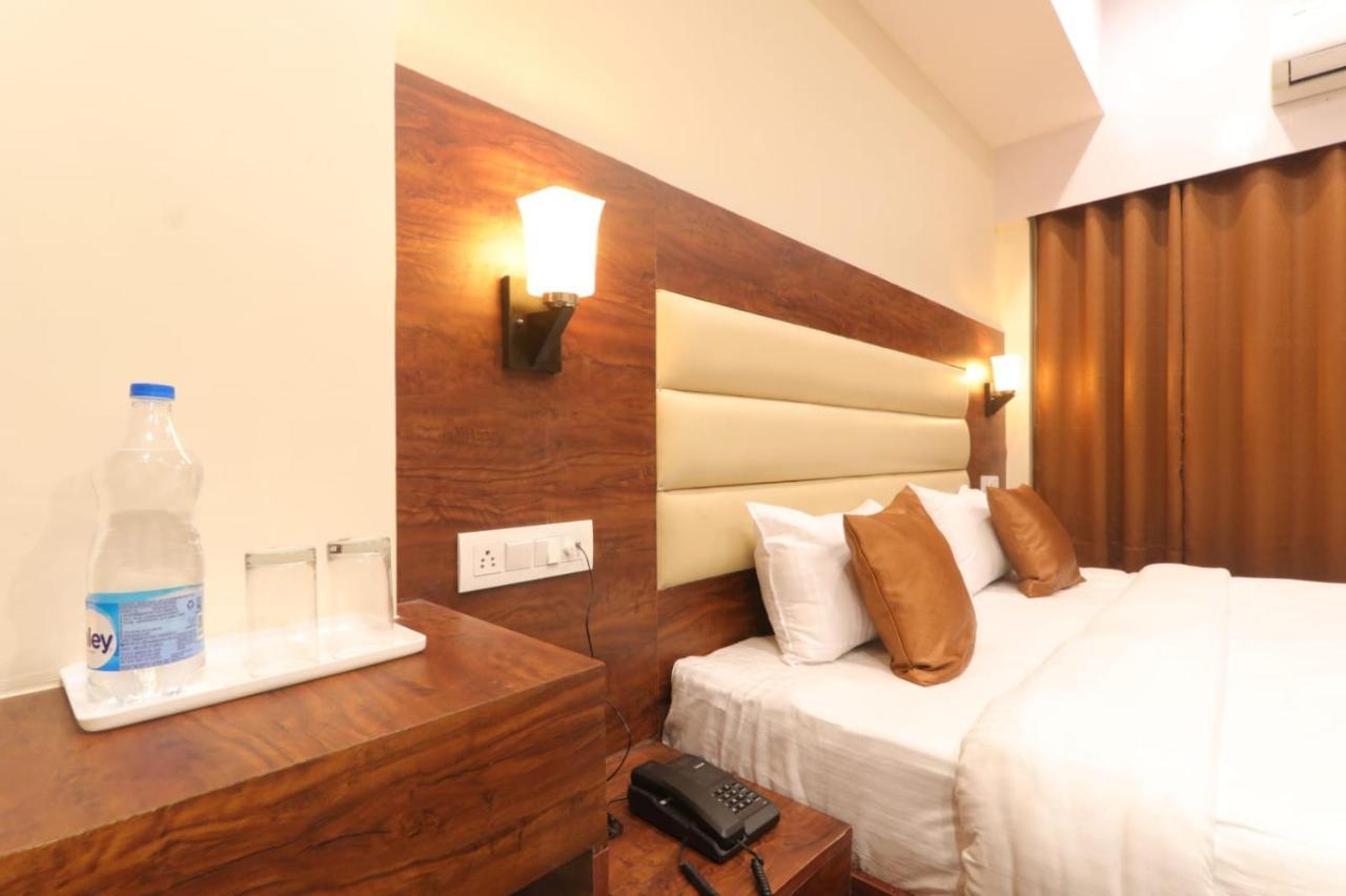 Hotel Blueark Лакхнау Экстерьер фото