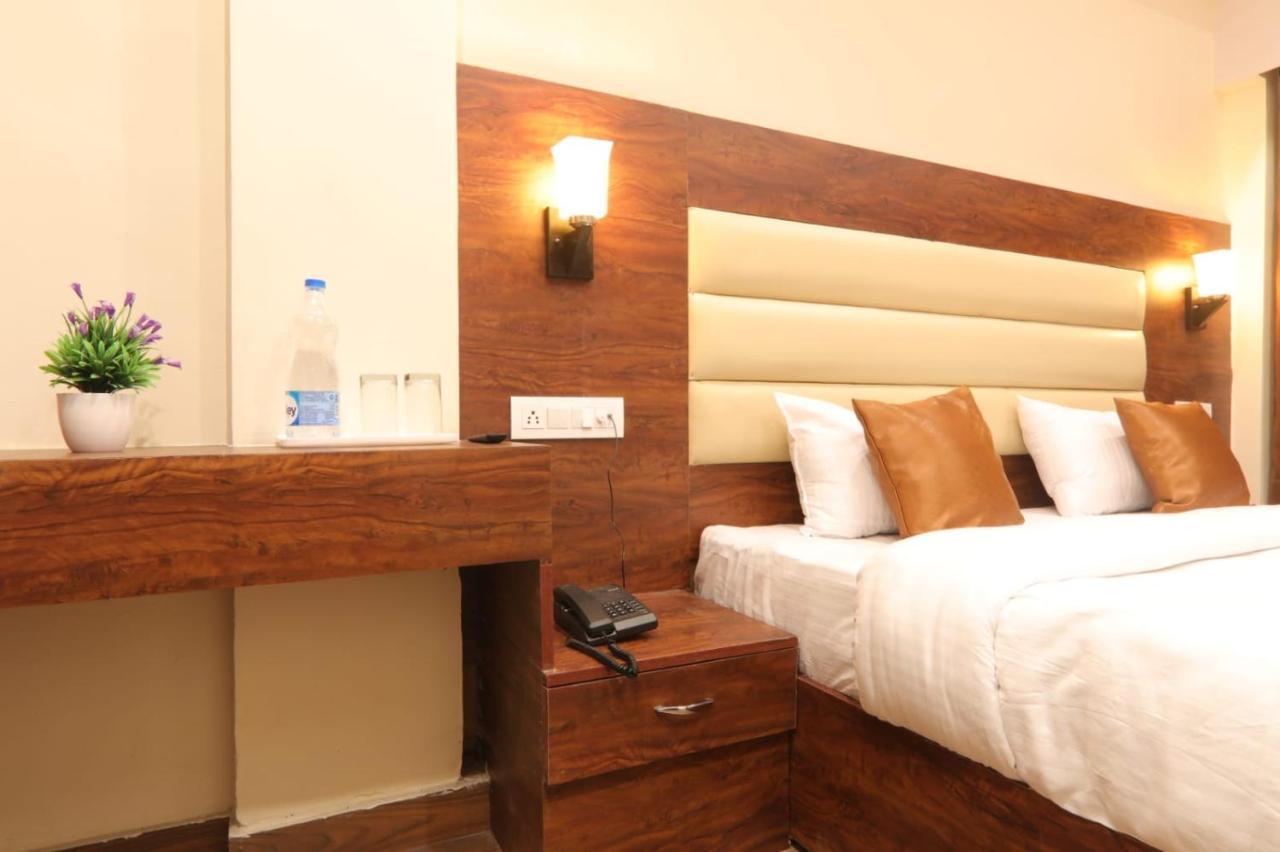 Hotel Blueark Лакхнау Экстерьер фото